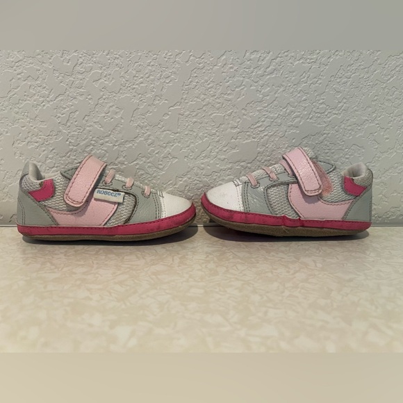 White and Pink Robeez Sneakers 9-12 months - Picture 3 of 7